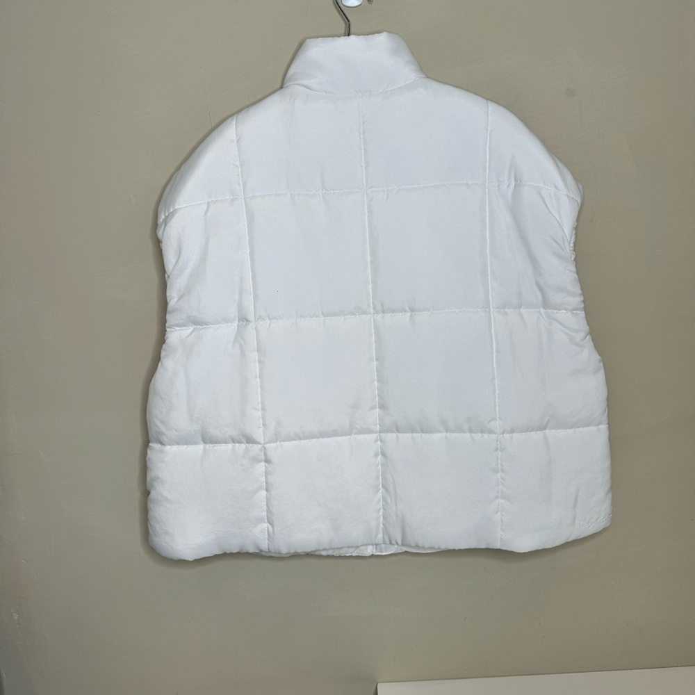 Nike Sportswear Classic Water Repellent Therma-FIT Loose Puffer Vest - Picture 6 of 16